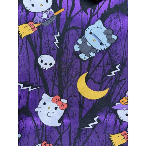 Hello Kitty Halloween Women's Scrub Top Size XL Spooky - Picture 3 of 10